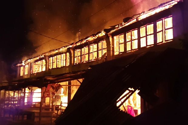 5 Rumah dan Toko Tua...