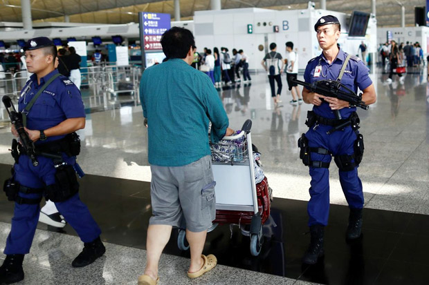 Bandara Hong Kong Dibuka...