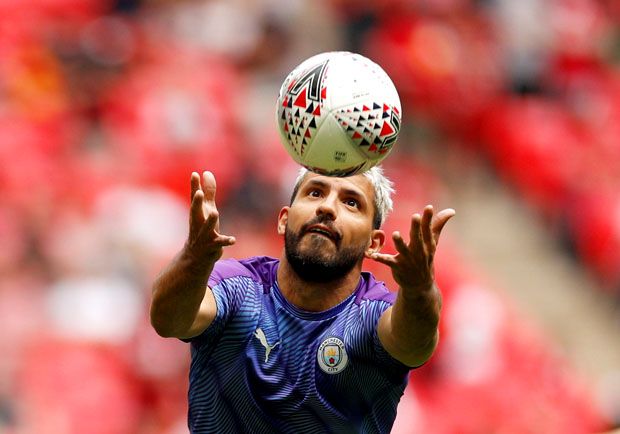 Sergio Aguero Penyerang...