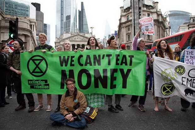 Aktivis Extinction Rebellion...