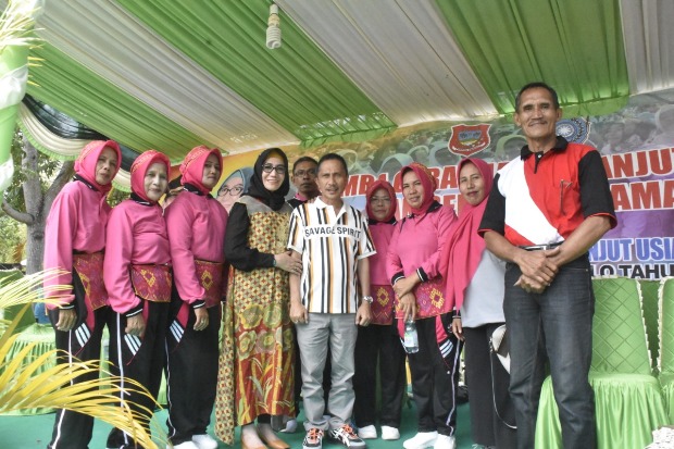 Penghargaan Bupati Nelson...