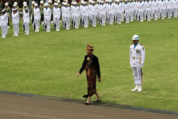 Jokowi Berikan Koleksi...