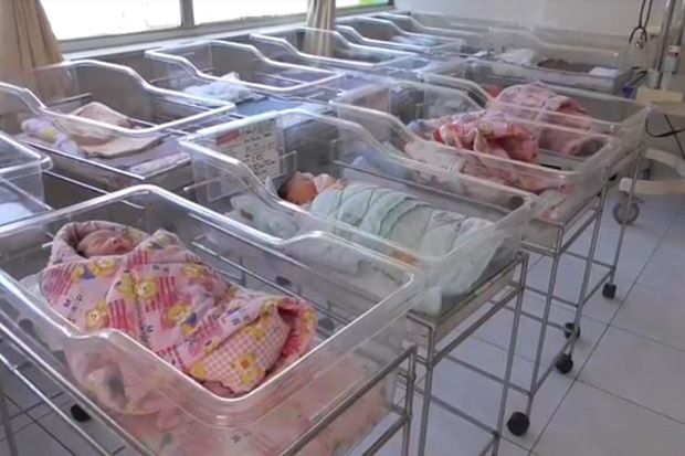 4 Bayi Mungil Ini Lahir...