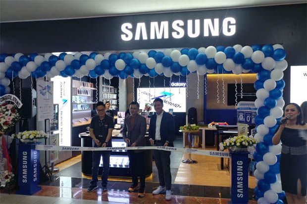 Samsung Experience Store...