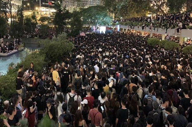 Demonstran Hong Kong...