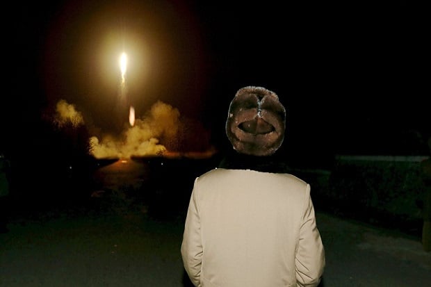 Dipantau Kim Jong-un,...