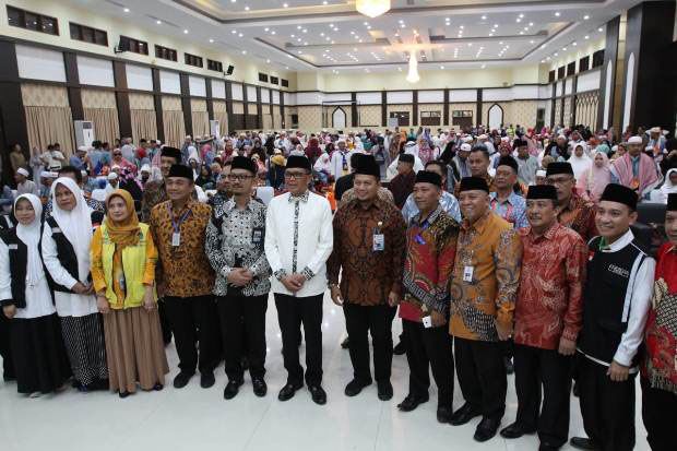 Iqbal Suhaeb Dampingi...