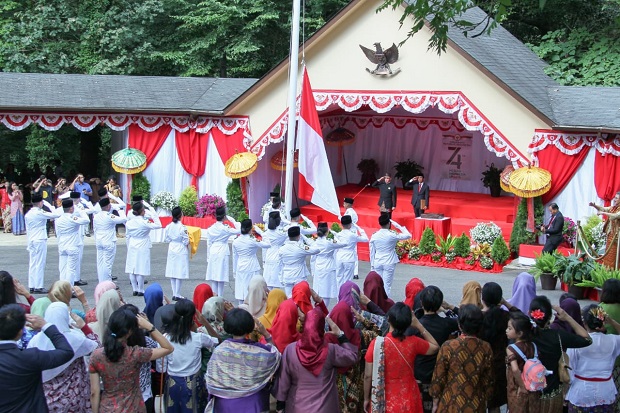 Kibarkan Merah Putih,...