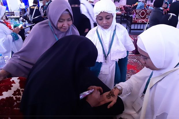 Mehendi, Oleh-oleh Gratis...