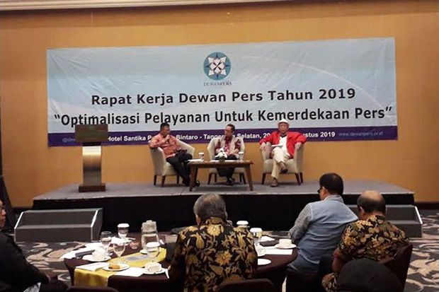 Bagir Manan Sebut Pers...