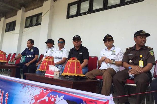 Bupati Agus Ambo Djiwa...