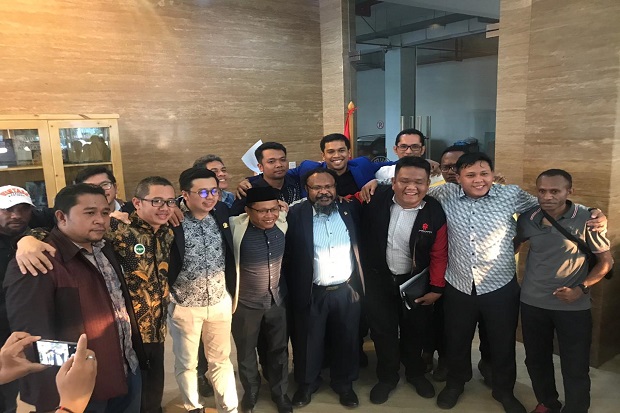 Tanggapi Isu Papua,...