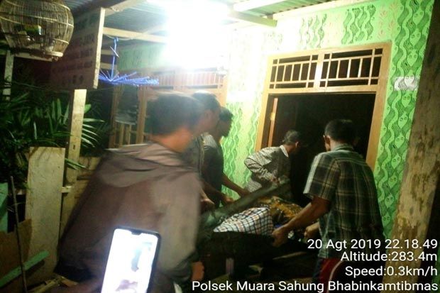 Terjebak Dalam Rumah...