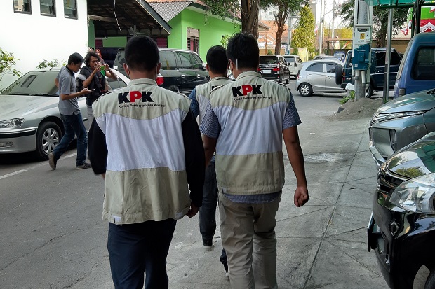 KPK Geledah Dua Kantor...