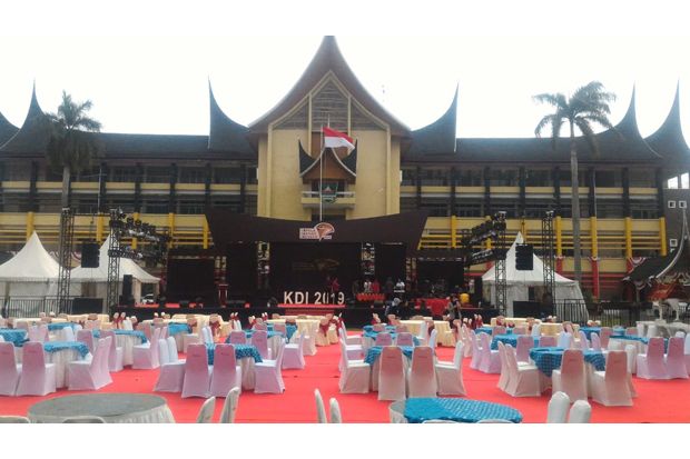 Tarian Indang dan Piring...