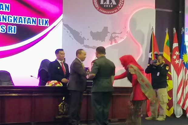 Gubernur Lemhanas Minta...