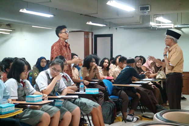Ajak 80 Pelajar SMA,...