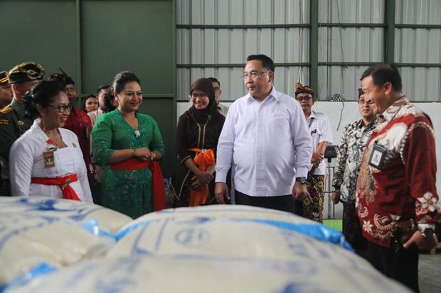 Bupati Tabanan Sambut...