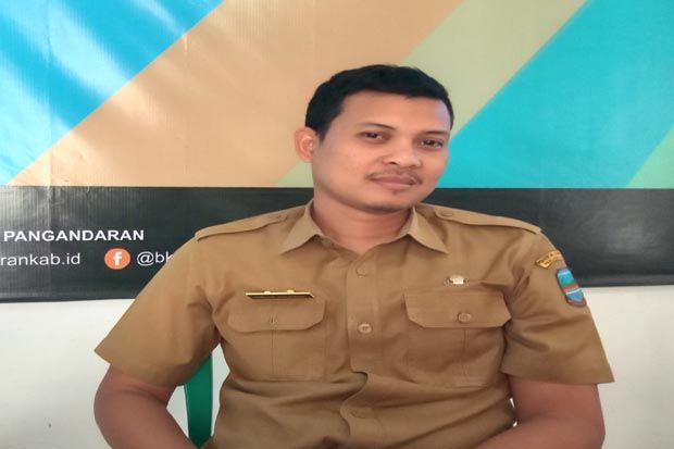 70 Pegawai Negeri di...