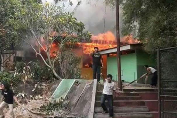 Kebakaran di Kampus...
