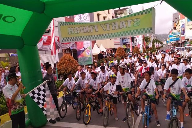Masyarakat Kota Ambon...