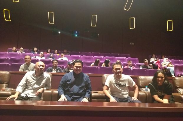 Nonton Bareng Bumi Manusia,...