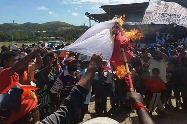 Beredar Foto Bendera...