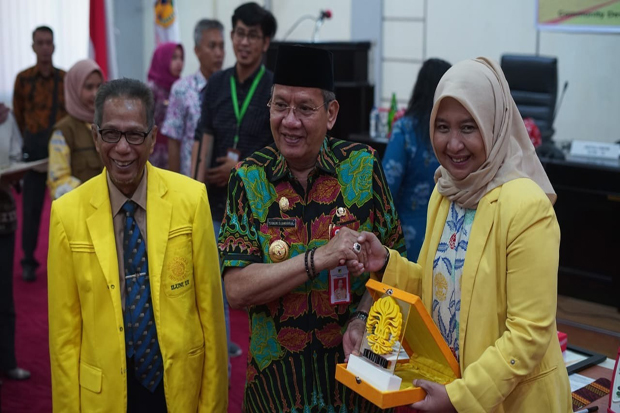 Tak Hanya Donasi, ILUNI...