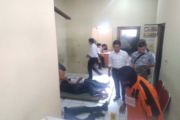 Rekonstruksi Pembunuhan...