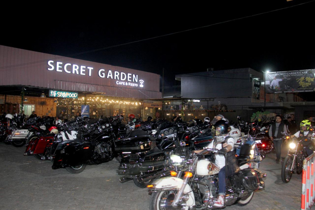 Ratusan Biker Moge Kepung...