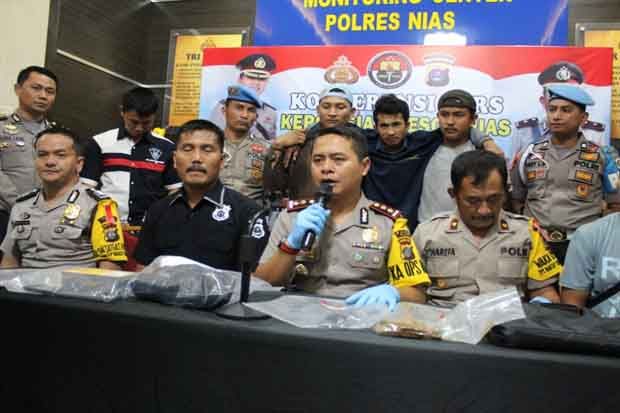Polisi Tembak Pembunuh...
