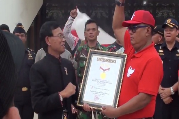 Pengibaran 1.745 Bendera...