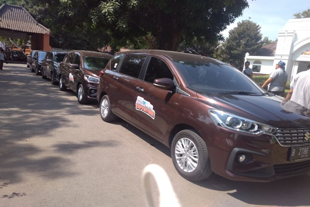 Mobil Kebanggaan Keluarga,...
