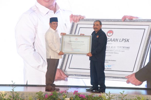Berkontribusi dalam...