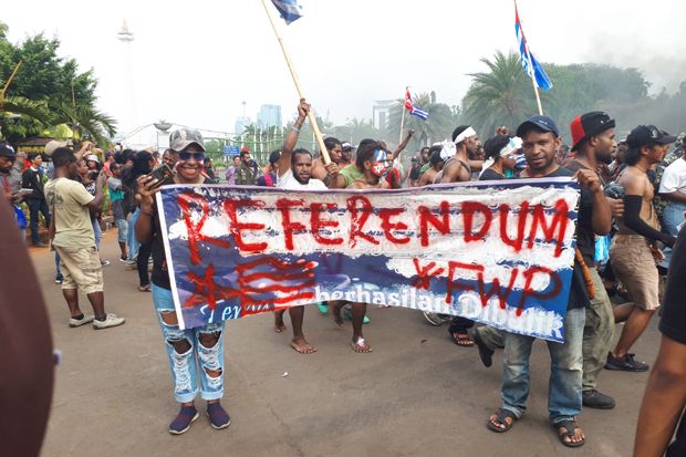 Demo di Depan Istana,...