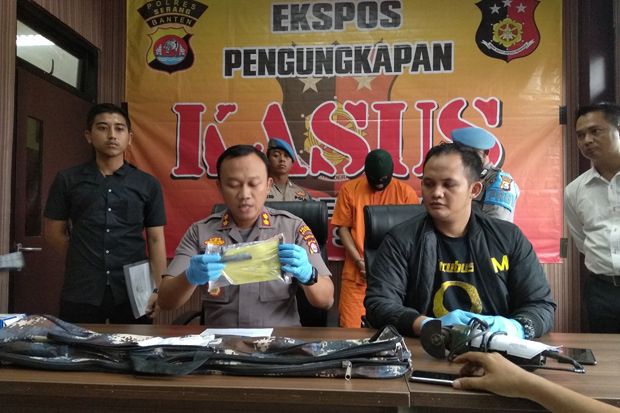 Pecatan TNI Curi Puluhan...