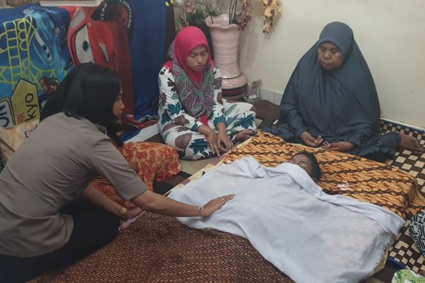 2 Pelajar SD Hanyut...