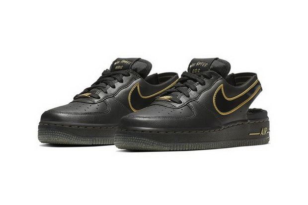 Rilis Sepatu Baru Mirip...