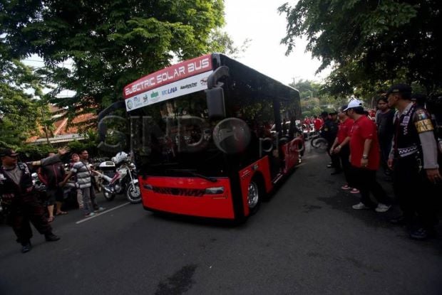 Bus Listrik Angkutan...