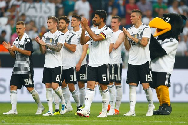 Loew Panggil Dua Debutan...