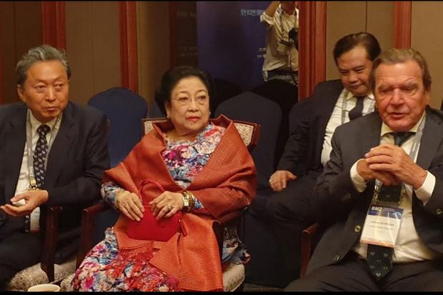 Mega Sebut Para Eks...