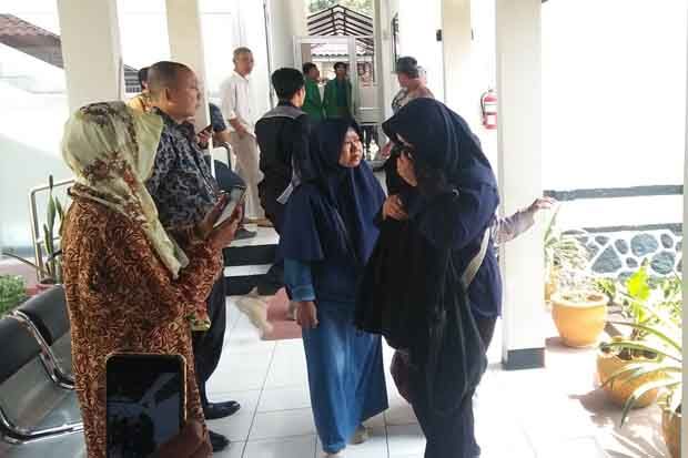Warga Korban Penggusuran...