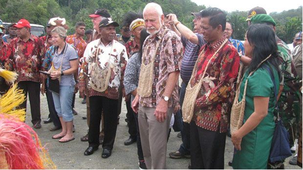 Kabupaten Jayapura Menuju...