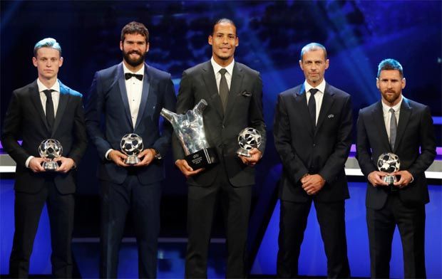 Pemain Liverpool Borong...