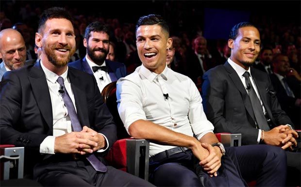 Ronaldo Soal Makan Malam...