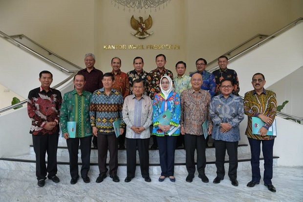 Temui Wapres, Wali Kota...