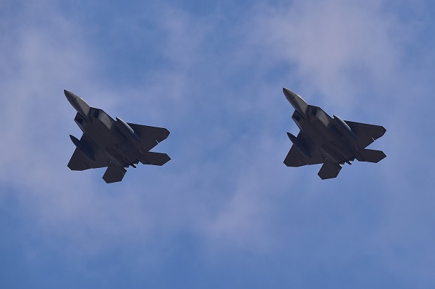 Jet Tempur AS Bombardir...