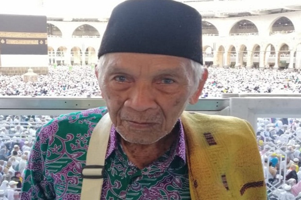 Pencarian Jamaah Haji...