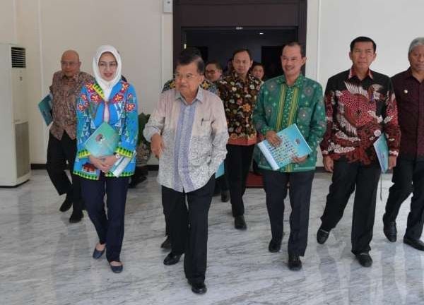 24 Sekolah Model Madani...