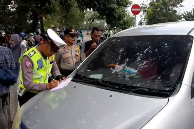 Terjaring Razia, Ibu...